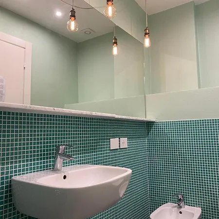 ゲストハウス Piazza Beverini