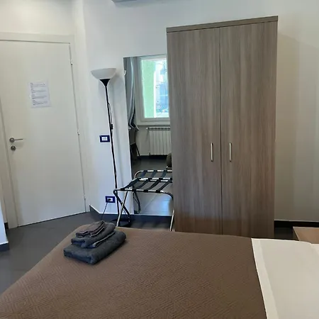 Piazza Beverini 게스트하우스 라스페치아