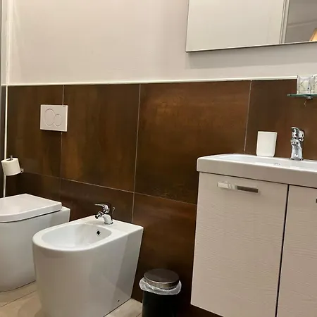 Konukevi Piazza Beverini 3*